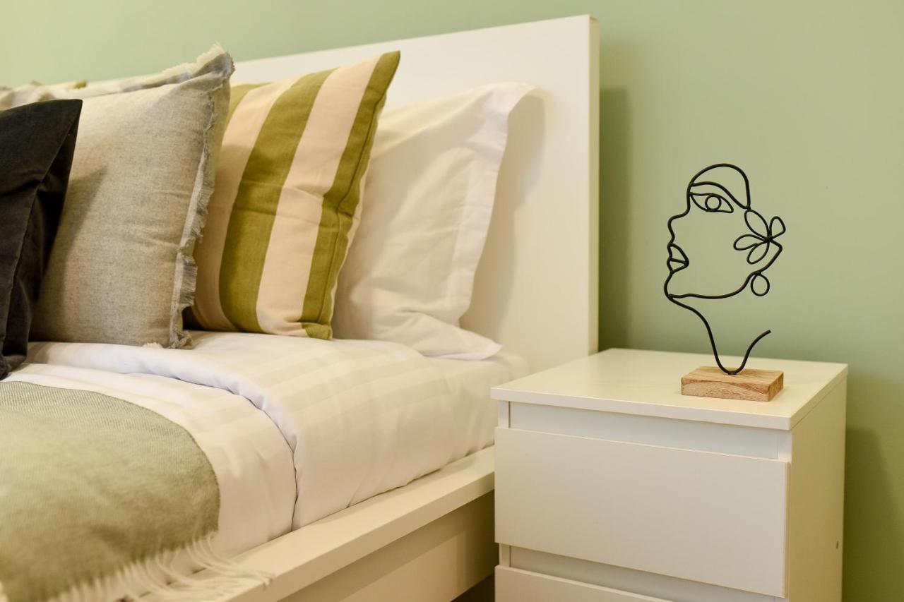 Spacious 1Br In The City Center - Amazing For Extended Stays Bukares Bagian luar foto